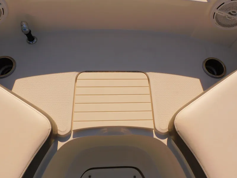 Slide: The Image of Sea Ray 280 Sundeck 2011 - 60