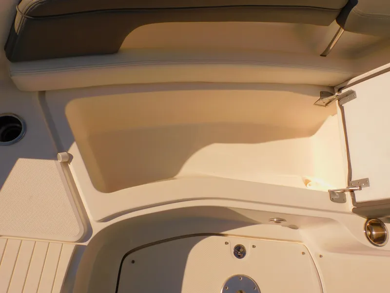 Slide: The Image of Sea Ray 280 Sundeck 2011 - 62