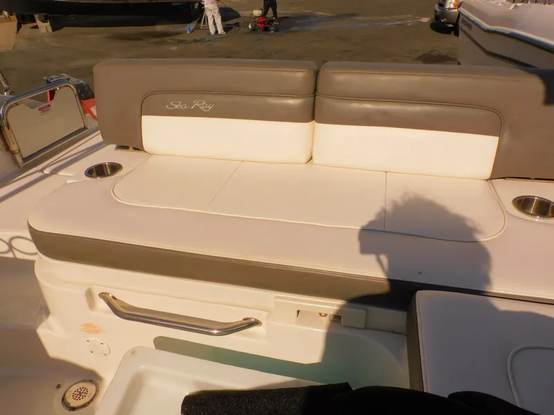 Slide: The Image of Sea Ray 280 Sundeck 2011 - 72