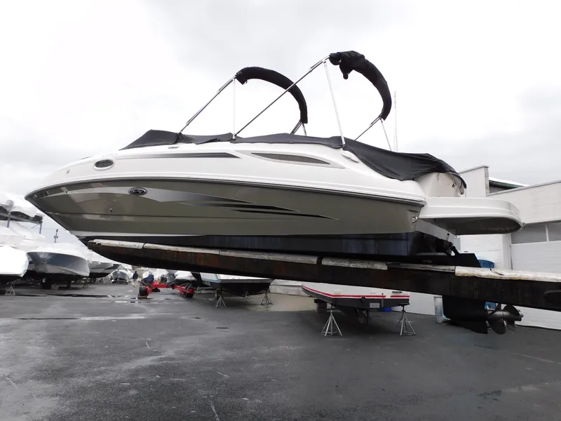 Slide: The Image of Sea Ray 280 Sundeck 2011 - 86