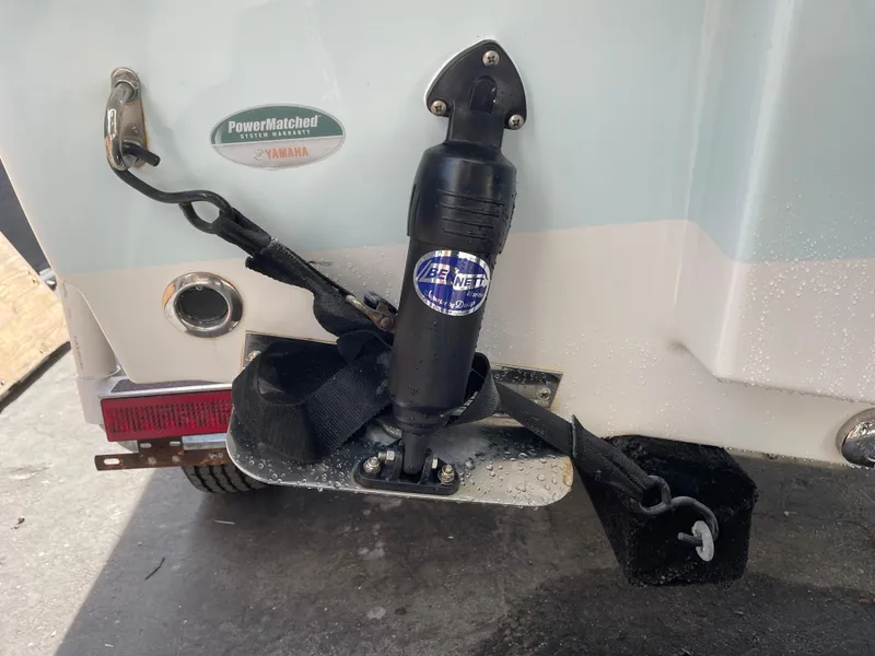 Slide: The Image of 2021 Sea Hunt Ultra 219 boat transom with PowerMatched Yamaha component. - 29