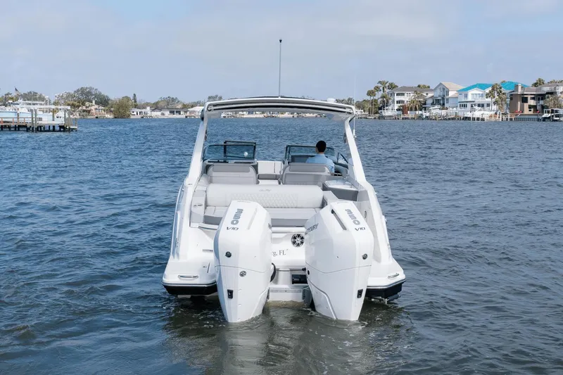Slide: The Image of Sea Ray 310 SLX Outboard 2024 - 15