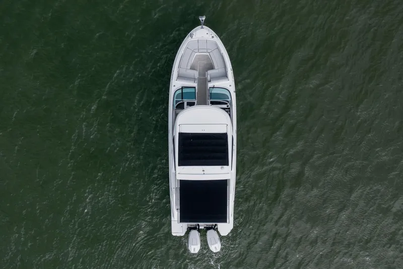 Slide: The Image of Sea Ray 310 SLX Outboard 2024 - 17
