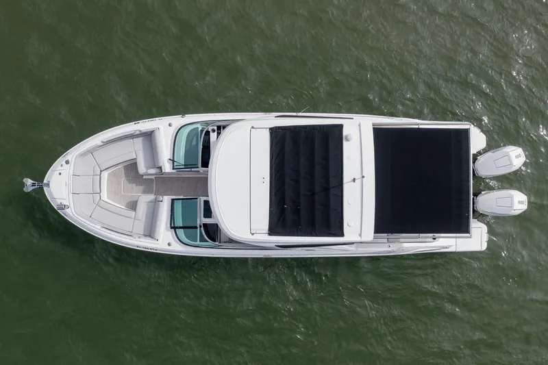 Slide: The Image of Sea Ray 310 SLX Outboard 2024 - 18