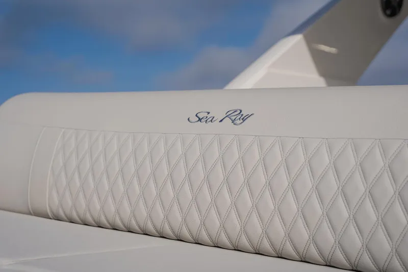 Slide: The Image of Sea Ray 310 SLX Outboard 2024 - 44
