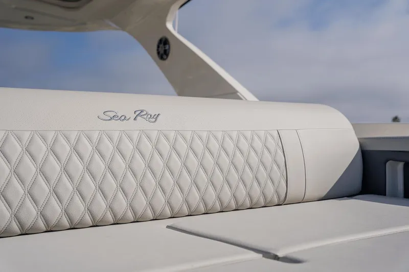 Slide: The Image of Sea Ray 310 SLX Outboard 2024 - 45