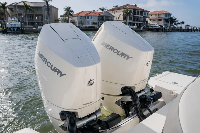 Slide: The Image of Sea Ray 310 SLX Outboard 2024 - 47