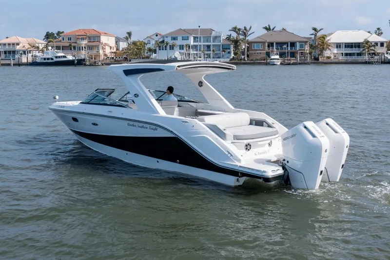 Slide: The Image of Sea Ray 310 SLX Outboard 2024 - 5
