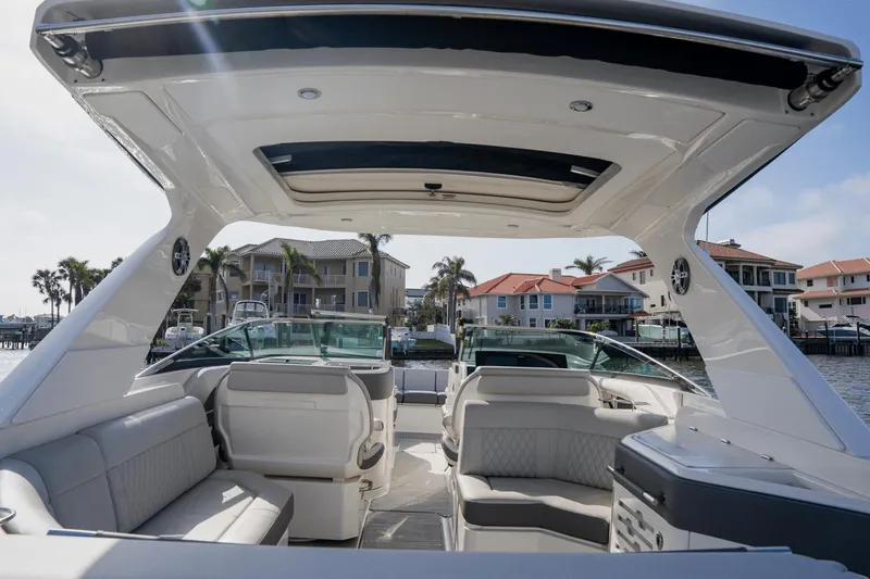 Slide: The Image of Sea Ray 310 SLX Outboard 2024 - 50