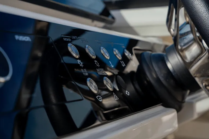 Slide: The Image of Sea Ray 310 SLX Outboard 2024 - 61