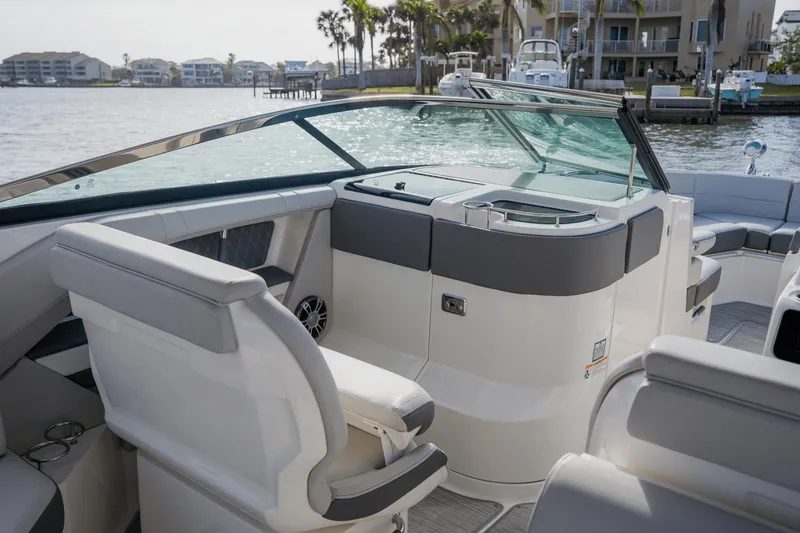Slide: The Image of Sea Ray 310 SLX Outboard 2024 - 64
