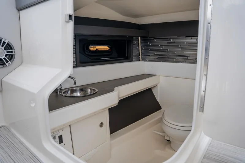 Slide: The Image of Sea Ray 310 SLX Outboard 2024 - 65