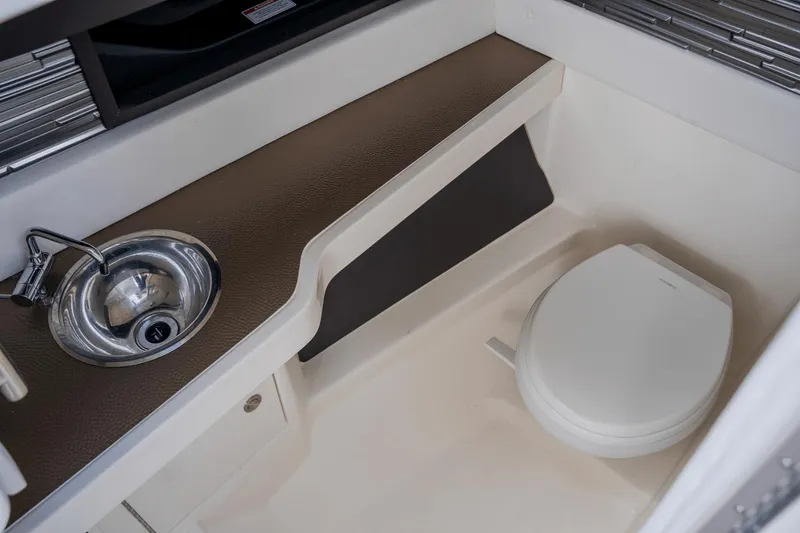 Slide: The Image of Sea Ray 310 SLX Outboard 2024 - 68