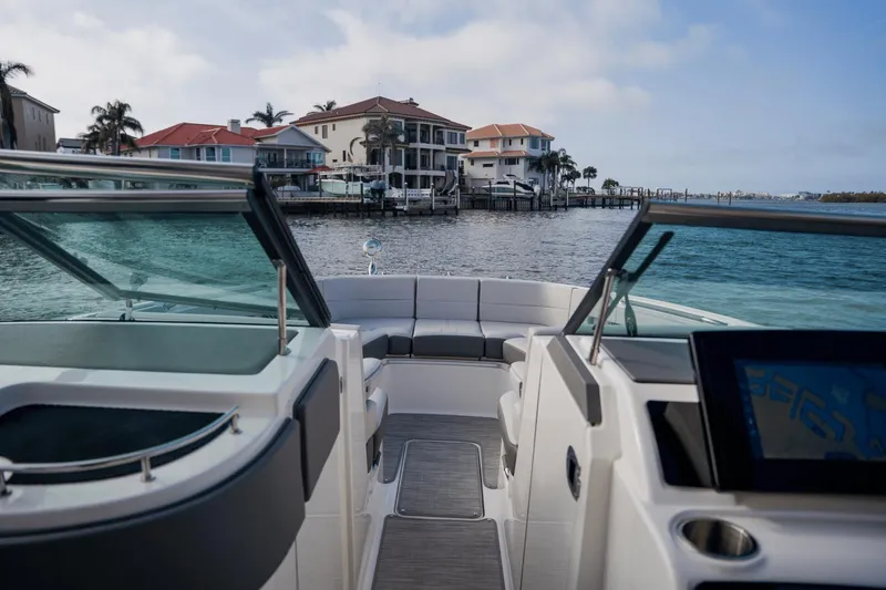 Slide: The Image of Sea Ray 310 SLX Outboard 2024 - 69