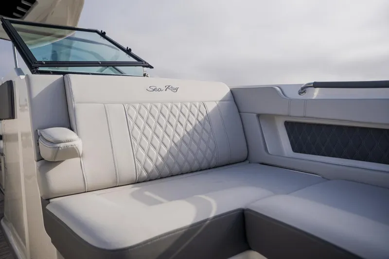 Slide: The Image of Sea Ray 310 SLX Outboard 2024 - 71
