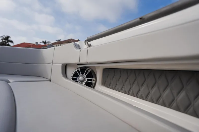 Slide: The Image of Sea Ray 310 SLX Outboard 2024 - 74