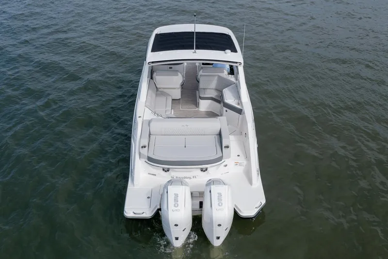 Slide: The Image of Sea Ray 310 SLX Outboard 2024 - 8