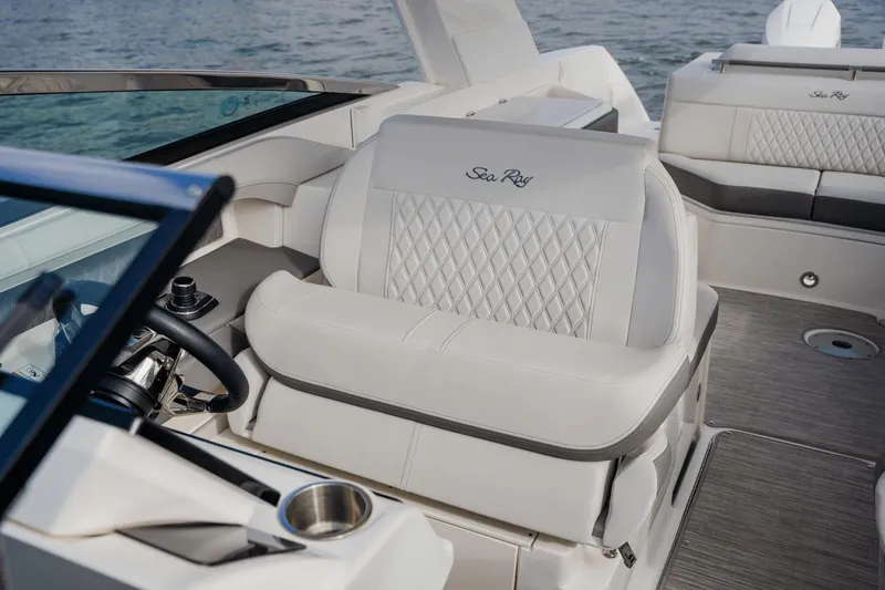 Slide: The Image of Sea Ray 310 SLX Outboard 2024 - 82