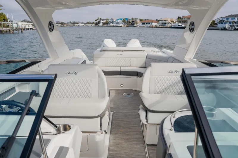 Slide: The Image of Sea Ray 310 SLX Outboard 2024 - 83