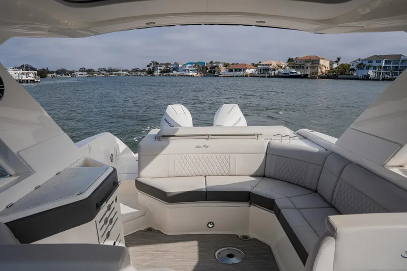 Slide: The Image of Sea Ray 310 SLX Outboard 2024 - 87