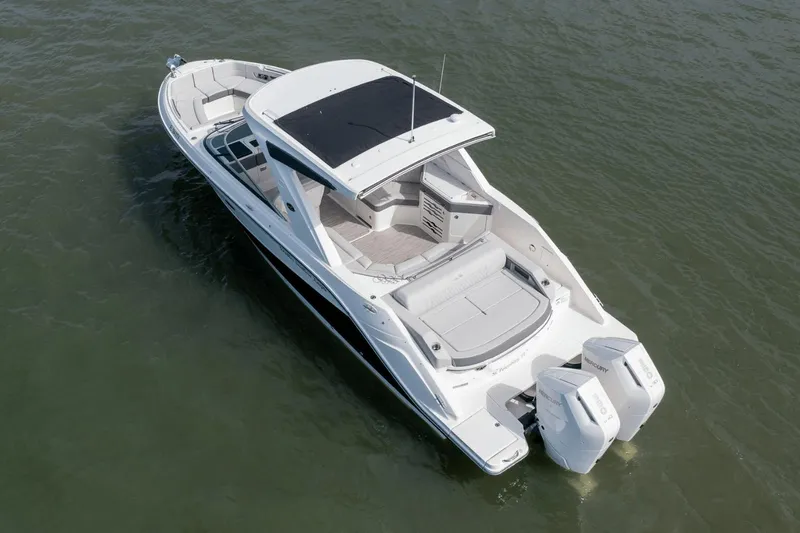 Slide: The Image of Sea Ray 310 SLX Outboard 2024 - 9