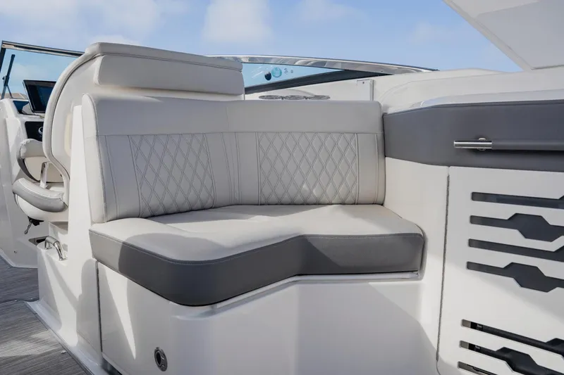 Slide: The Image of Sea Ray 310 SLX Outboard 2024 - 91