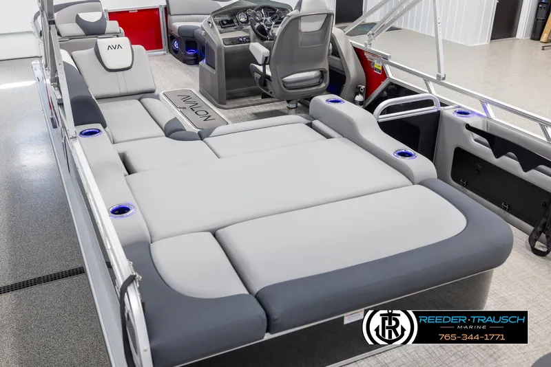 Slide: The Image of 2025 Avalon LSZ VRB boat interior with luxurious seating and modern design. - 11