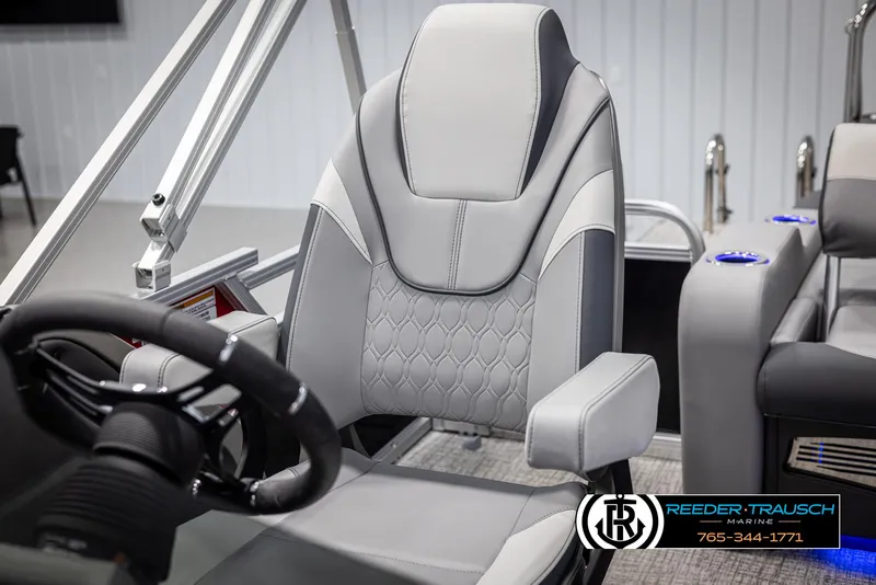 Slide: The Image of 2025 Avalon LSZ VRB boat interior with luxurious gray seating and modern steering wheel. - 39