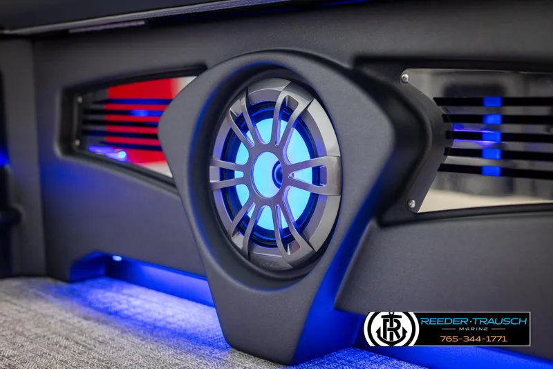 Slide: The Image of 2025 Avalon LSZ VRB interior with illuminated speaker and modern design elements. - 40