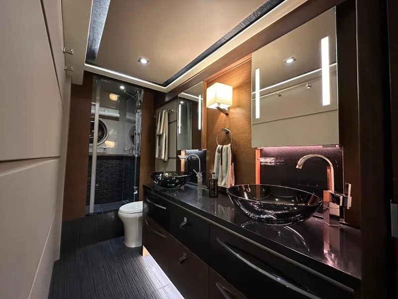 Slide: The Image of Sea Ray L650 Fly 2015 - 51