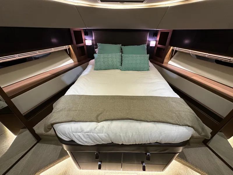 Slide: The Image of Sea Ray L650 Fly 2015 - 53