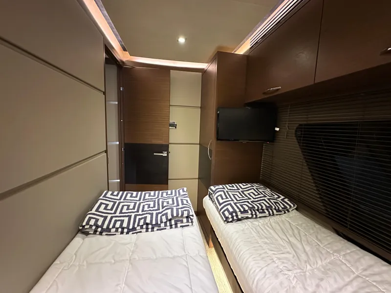 Slide: The Image of Sea Ray L650 Fly 2015 - 61