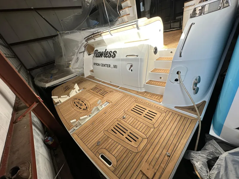 Slide: The Image of Sea Ray L650 Fly 2015 - 68