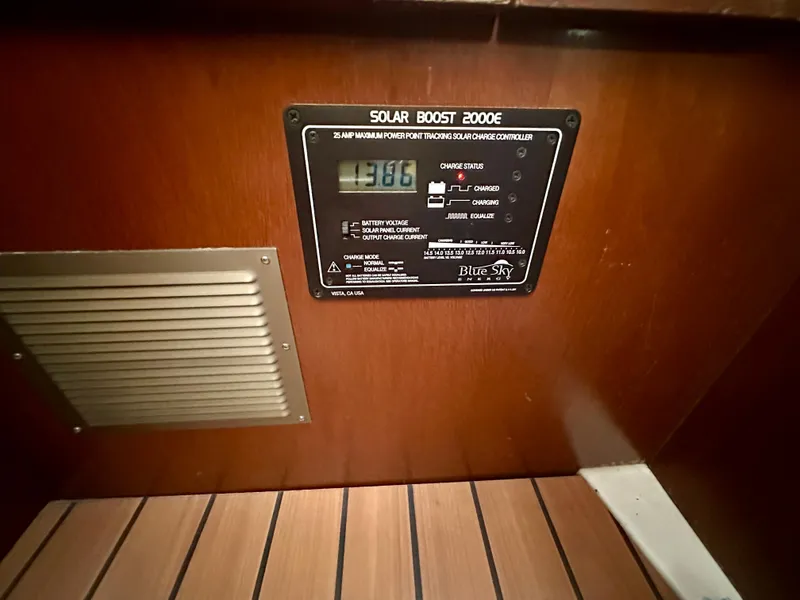 Slide: The Image of Solar Boost 2000E controller on 2002 Beneteau Oceanis Clipper 393 yacht interior. - 28