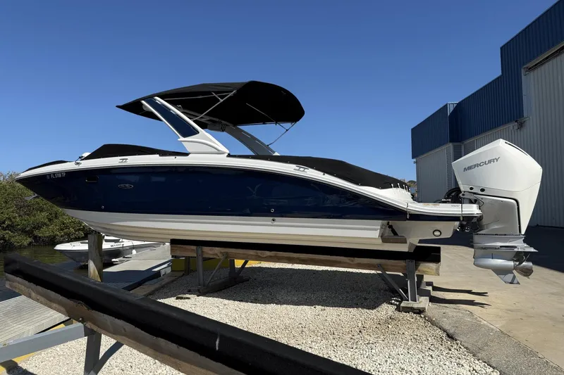 Slide: The Image of Sea Ray SDX 290 Outboard 2024 - 1