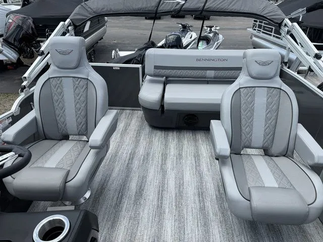 Slide: The Image of Bennington M Swingback 22 MSB Pontoon 2025 - 20