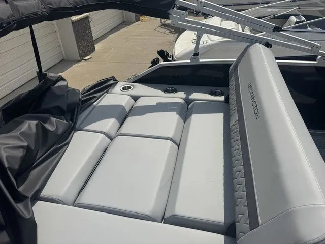 Slide: The Image of Bennington M Swingback 22 MSB Pontoon 2025 - 25