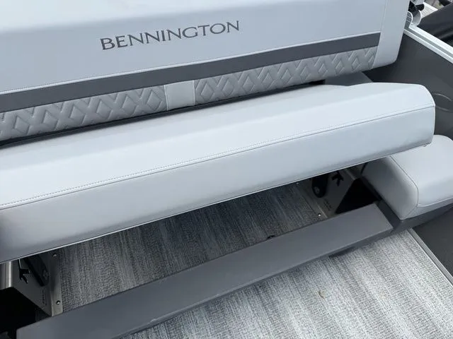 Slide: The Image of Bennington M Swingback 22 MSB Pontoon 2025 - 26