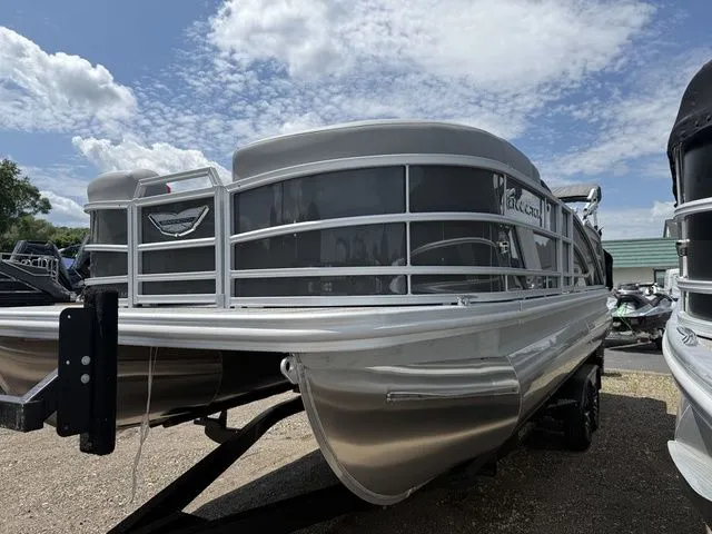 Slide: The Image of Bennington M Swingback 22 MSB Pontoon 2025 - 5