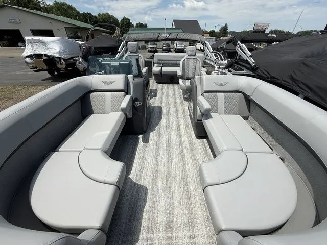 Slide: The Image of Bennington M Swingback 22 MSB Pontoon 2025 - 7