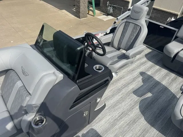 Slide: The Image of Bennington M Swingback 22 MSB Pontoon 2025 - 11