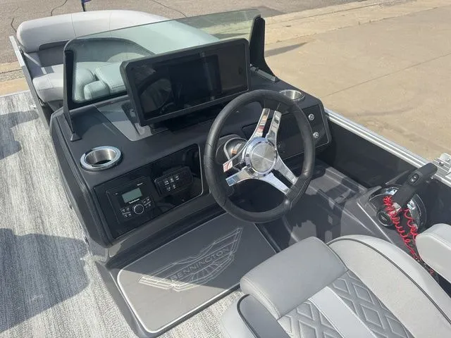 Slide: The Image of Bennington M Swingback 22 MSB Pontoon 2025 - 13