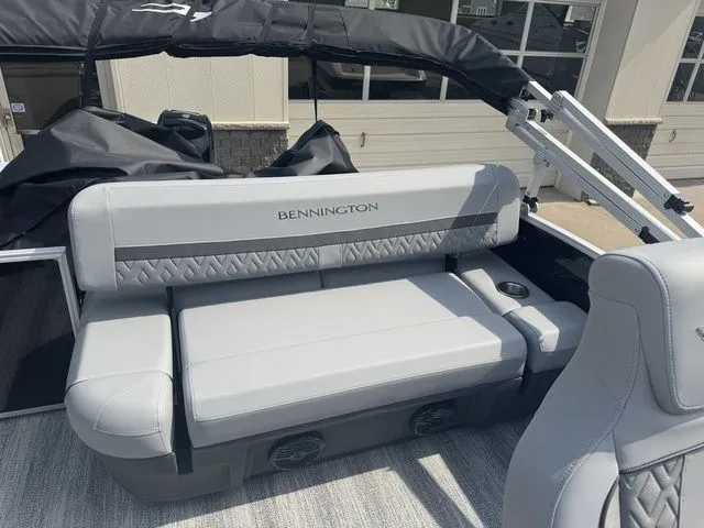 Slide: The Image of Bennington M Swingback 22 MSB Pontoon 2025 - 22