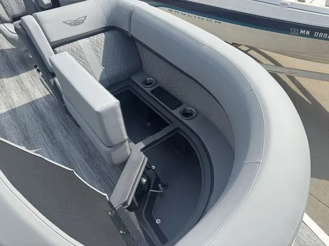 Slide: The Image of Bennington M Swingback 22 MSB Pontoon 2025 - 7