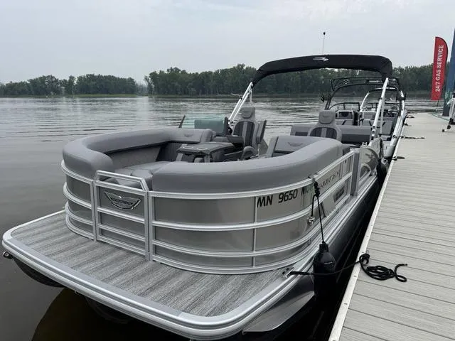 The Image of Bennington M Swingback 22 MSB Tritoon 2025 - 1