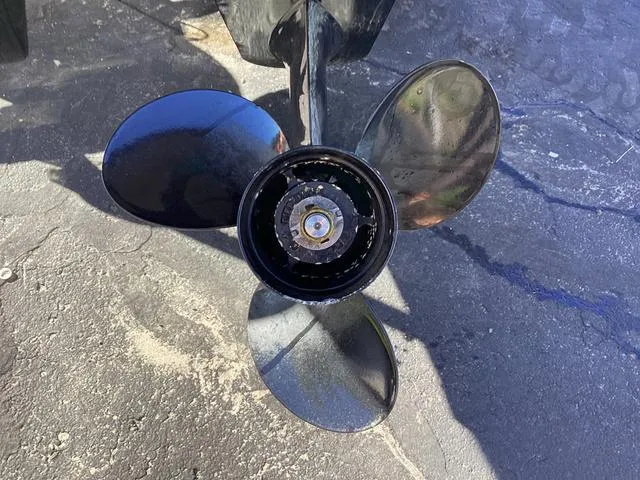 Slide: The Image of Propeller of 2012 Monterey Sport Boat 184FS on concrete surface. - 19