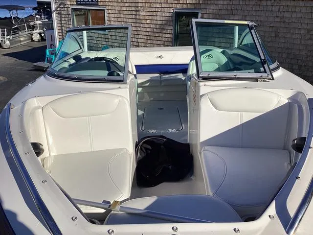 Slide: The Image of 2012 Monterey Sport Boat 184FS with white interior and open bow seating. - 4