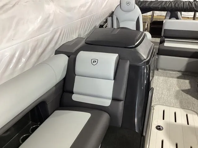 Slide: The Image of Premier 230 Sunsation RS 2025 - 12