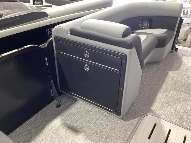 Slide: The Image of Premier 230 Sunsation RS 2025 - 26