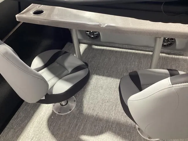 Slide: The Image of Premier 230 Sunsation RS 2025 - 31